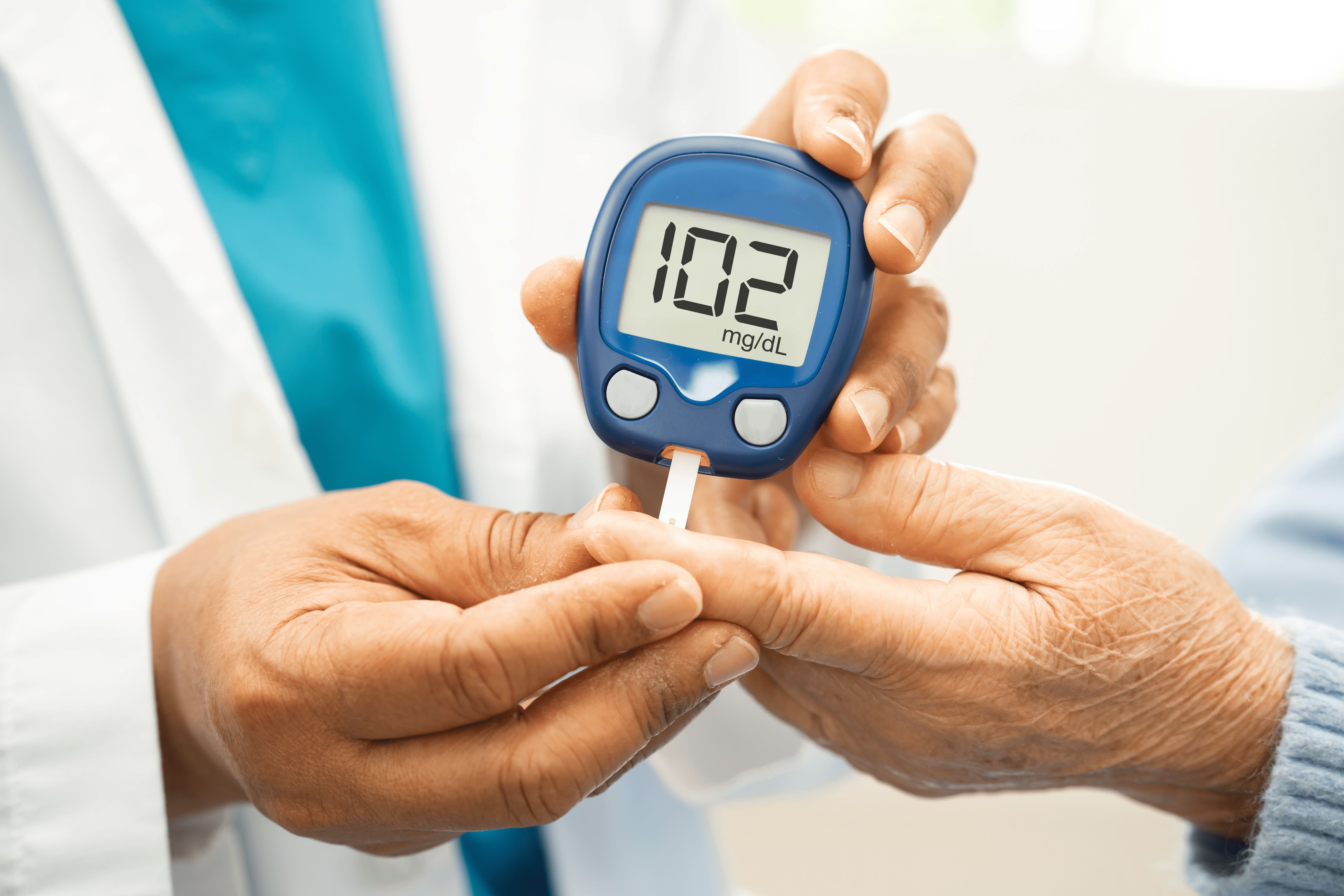 4SUp7NL9BFMeX8UKrPN6E1JPtGfucp-metaZG9jdG9yLWNoZWNrLWRpYWJldGVzLWZyb20tZmluZ2VyLWJsb29kLXN1Z2FyLWxldmUtMjAyNS0wNi0zMC0wMC0xMS0zMy11dGMgKDIpICgxKS5qcGc=-